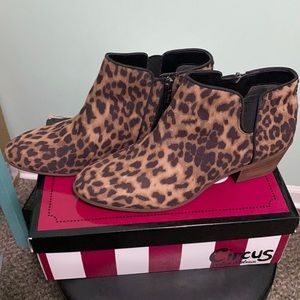 Brand new circus by Sam Edelman Preston size 9